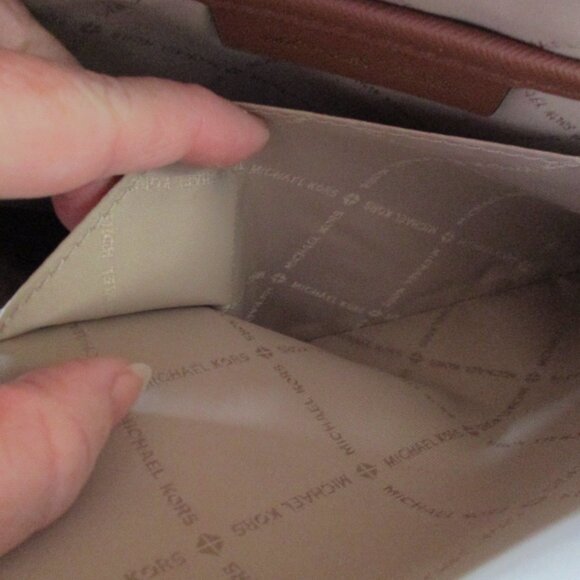 02 Michael Kors MK Signature Center Stripe Tan/Umber Cindy Backpack #38S0CIJB7V - Picture 6 of 7